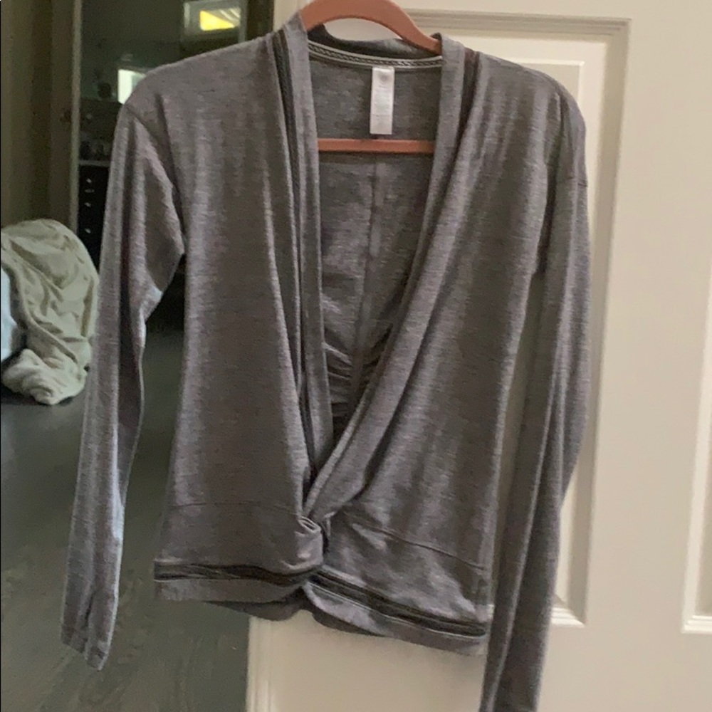 Ivivva pullover top